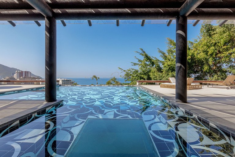 Beautiful and modern villa in São Conrado