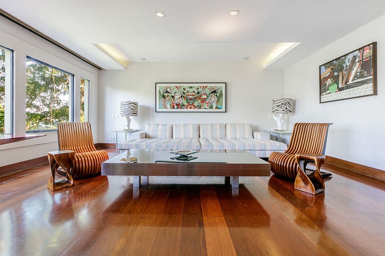 Belle et moderne villa à São Conrado