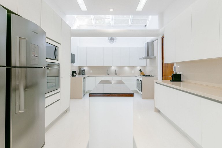 Belle et moderne villa à São Conrado