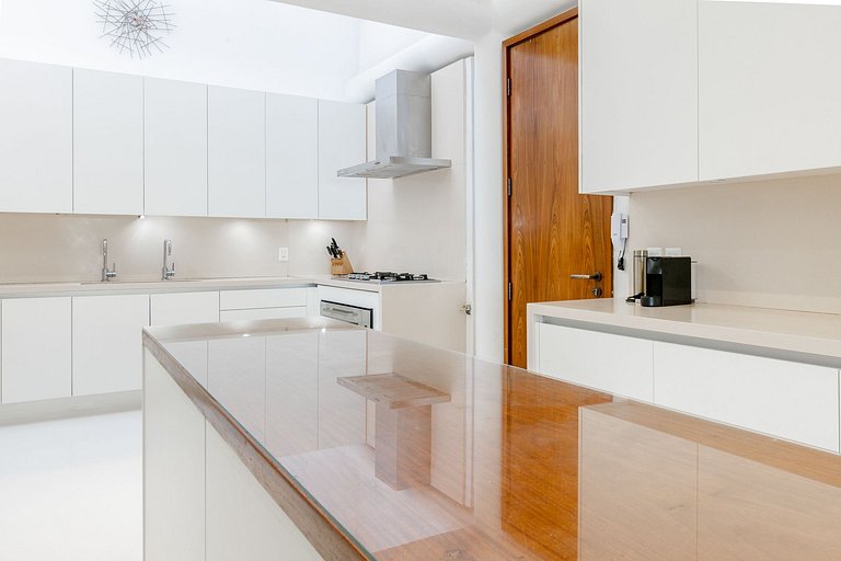 Beautiful and modern villa in São Conrado