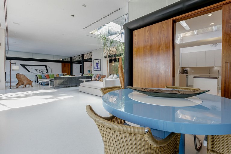 Belle et moderne villa à São Conrado