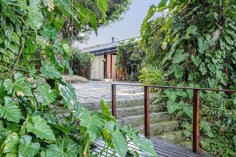 Belle et moderne villa à São Conrado