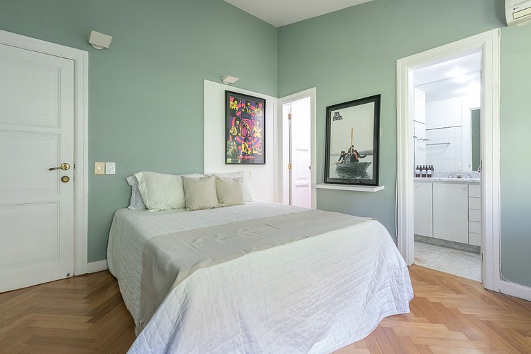 Linda casa aos Pés da Pedra da Gávea