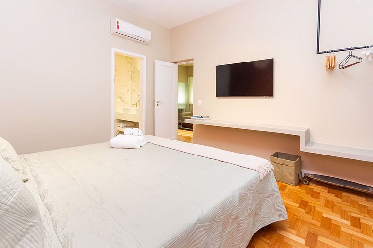 Charming Luxury Penthouse in Leblon