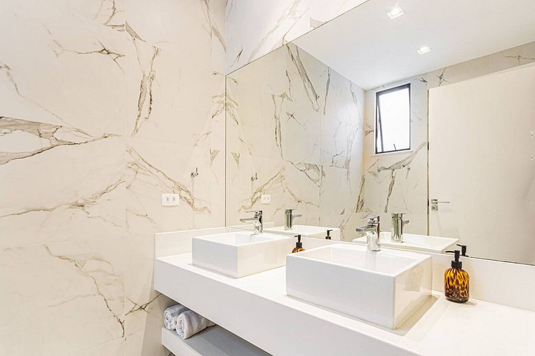 Charmant penthouse de luxe à Leblon – Leb016