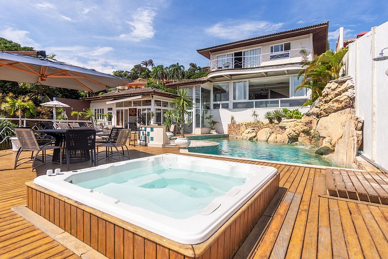Casa com vista na Praia da Ferradura