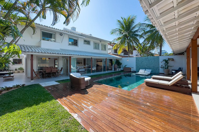 Beautiful Mansion in Barra da Tijuca