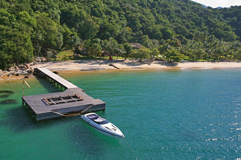 Luxury island villa in Ilha Grande