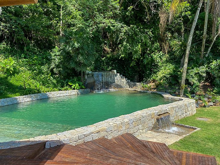 Luxury island villa in Ilha Grande