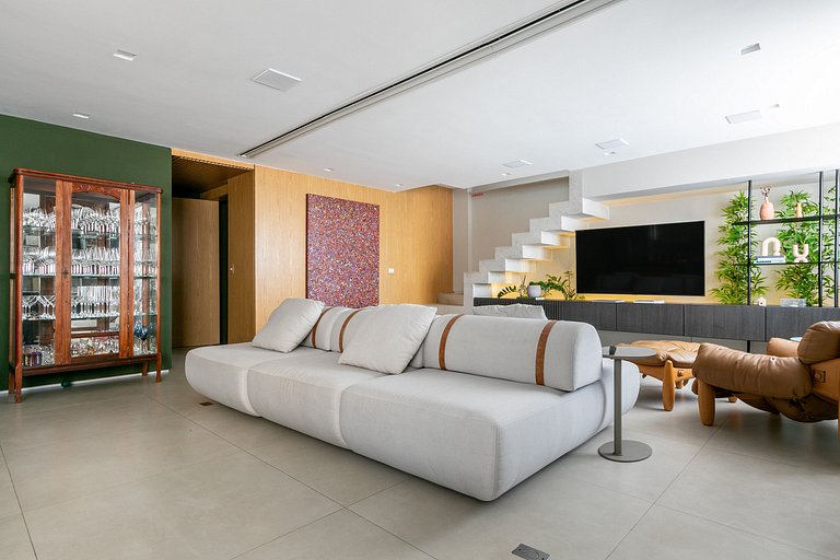 Luxury penthouse with pool in Leblon