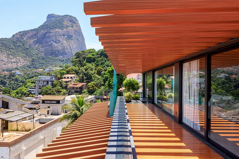 Шедевр с Видом на Океан – Joa012