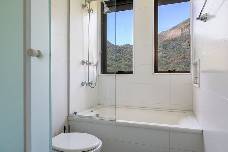 Refúgio Luxuoso em Meio à Natureza - Sco009