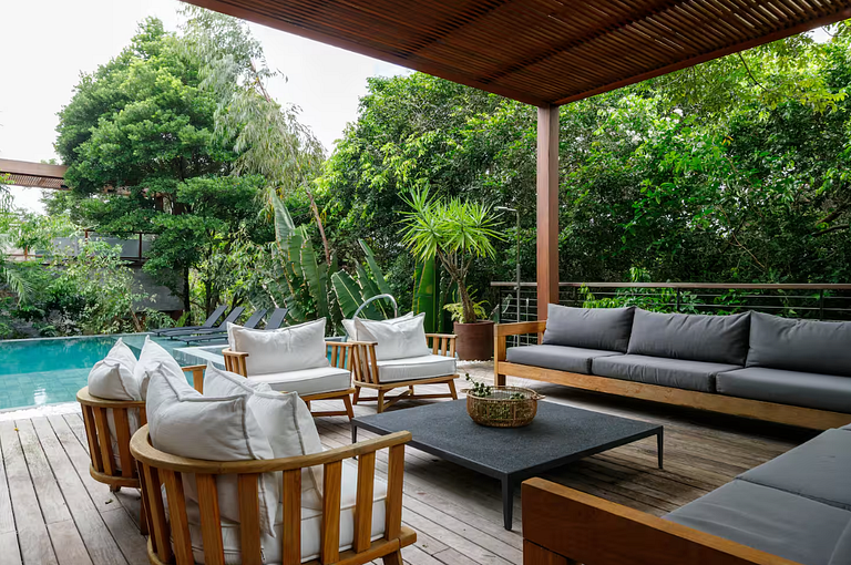 Refúgio Luxuoso na Praia do Forte - Prf003