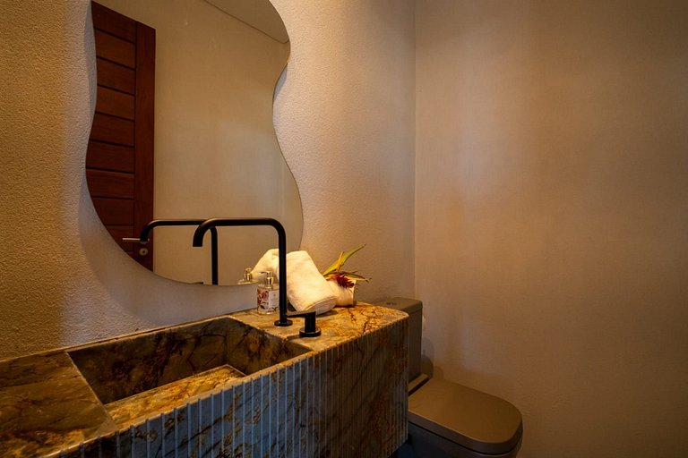 Casa de luxo em Arraial D'Ajuda - Adj002