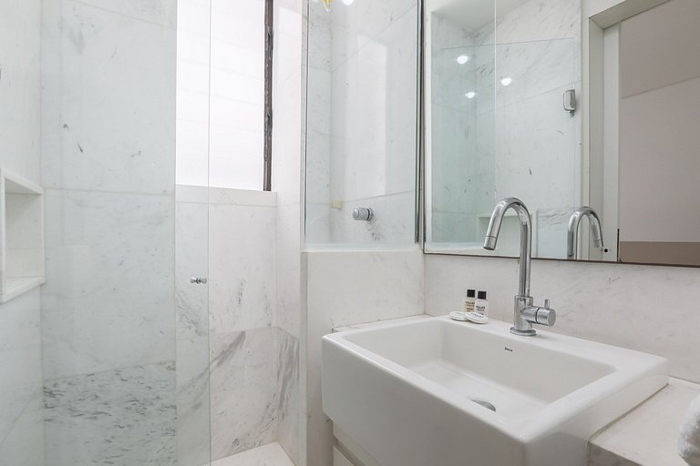 Luxury 4 Suites oceanfront apartment in Ipanema