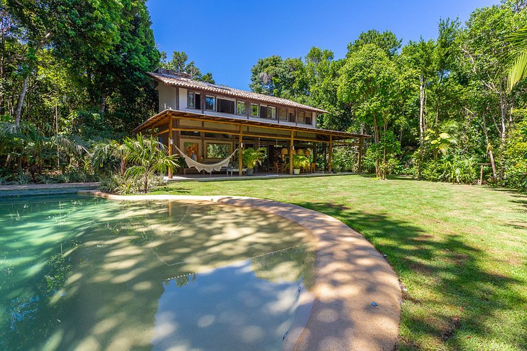 Luxurious villa between forest and sea in Trancoso