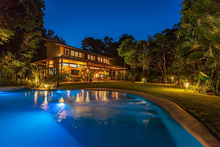 Luxurious villa between forest and sea in Trancoso
