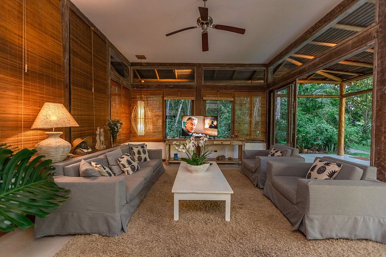 Luxurious villa between forest and sea in Trancoso