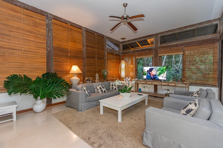 Luxurious villa between forest and sea in Trancoso