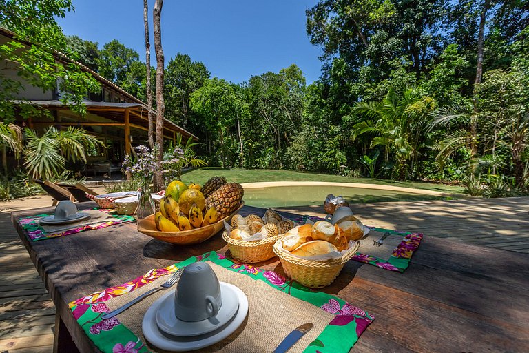 Luxurious villa between forest and sea in Trancoso