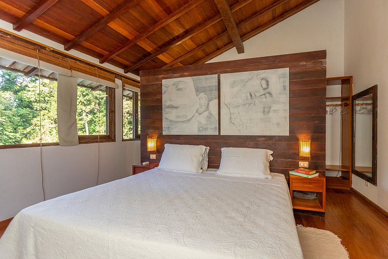 Luxurious villa between forest and sea in Trancoso