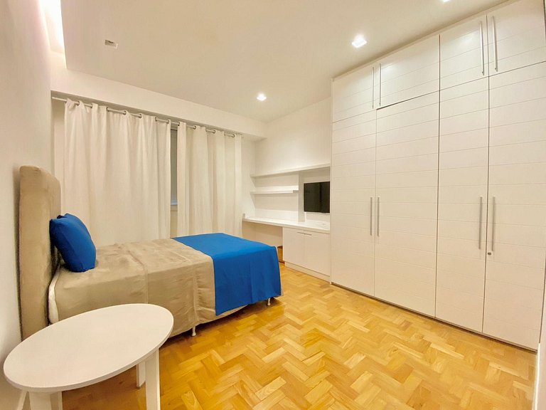 3 Suites with Sea View near Arpoador