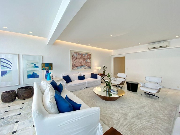 3 Suites with Sea View near Arpoador