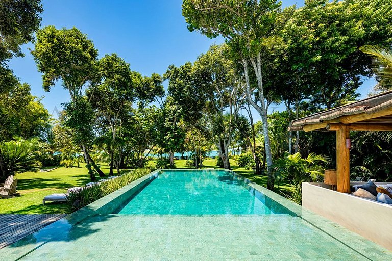 Refugio Frente al Mar con 8 Suites en Bahía - Trc004