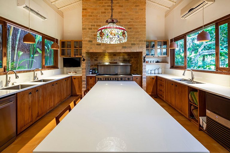 Pé na Areia com 8 Suítes em Itapororoca - Trc004