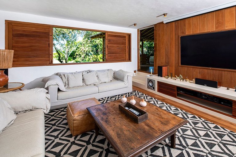 Pé na Areia com 8 Suítes em Itapororoca - Trc004