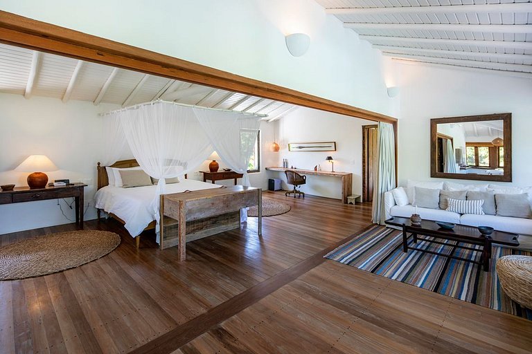 Pé na Areia com 8 Suítes em Itapororoca - Trc004