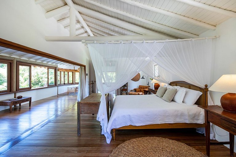 Refugio Frente al Mar con 8 Suites en Bahía - Trc004