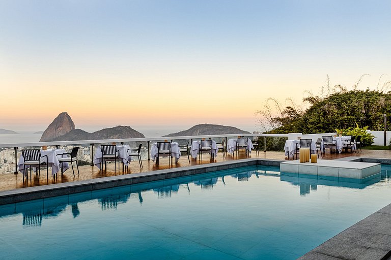 Villa en Santa Teresa con piscina