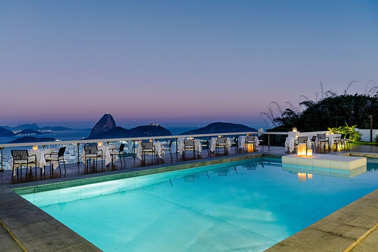 Villa en Santa Teresa con piscina