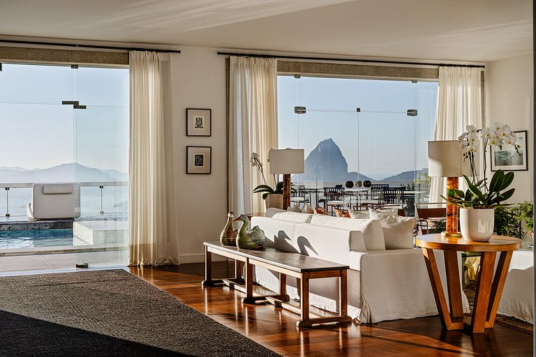 Villa a Santa Teresa con piscina - San002