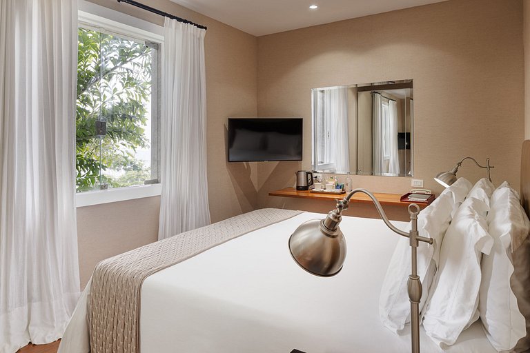 Villa a Santa Teresa con piscina - San002