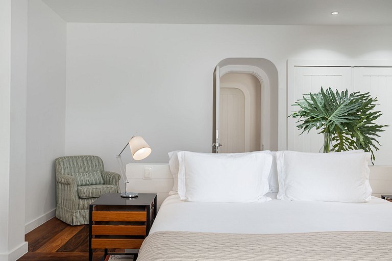 Mansão em Santa Teresa com piscina - San002