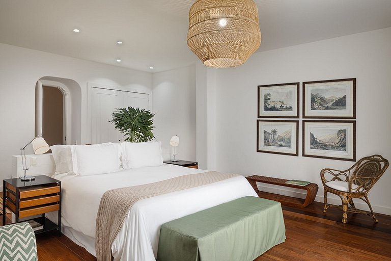 Villa en Santa Teresa con piscina - San002