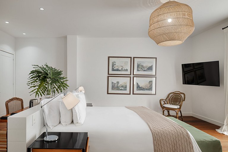 Villa en Santa Teresa con piscina - San002