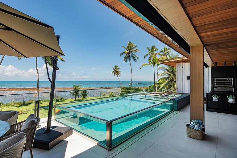 Beachfront Luxury Retreat in Praia do Forte