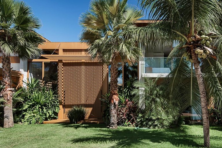 Beachfront Luxury Retreat in Praia do Forte