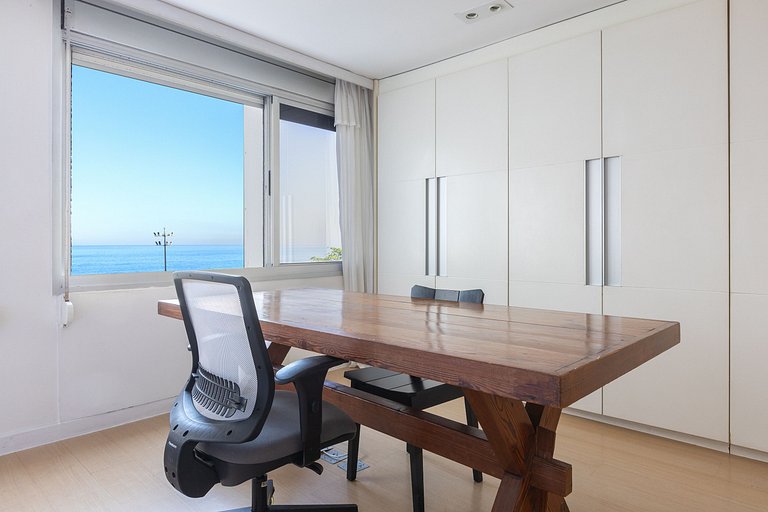 Grande Apartamento Frente-Mar em Ipanema - Ipa007