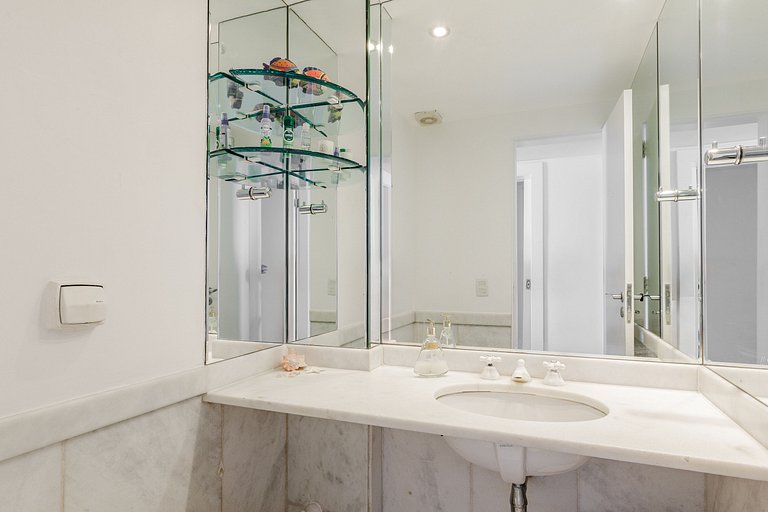 Grand Appartement en Front de Mer à Ipanema - Ipa007