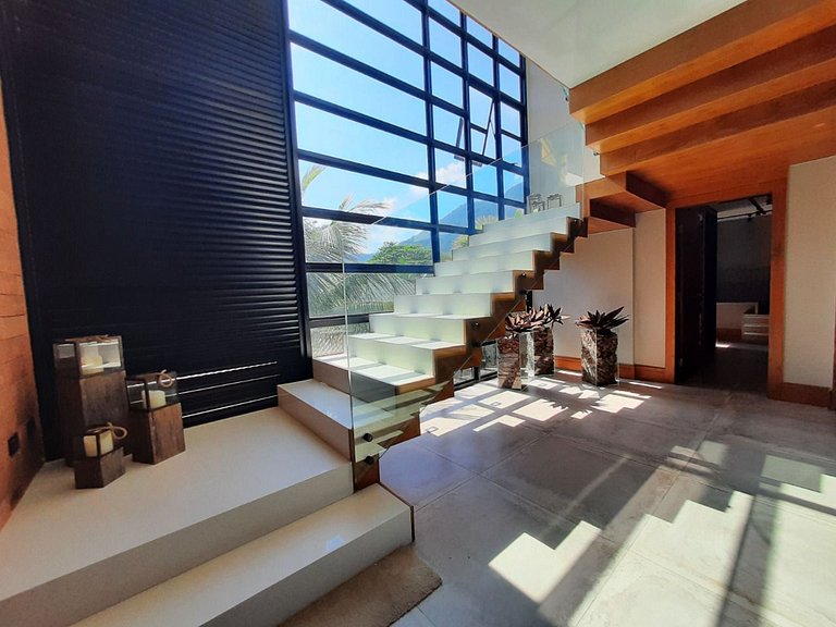 Beachfront Mansion in Itacoatiara