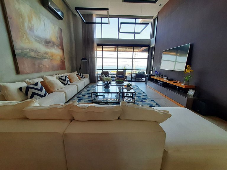 Beachfront Mansion in Itacoatiara - Nit001