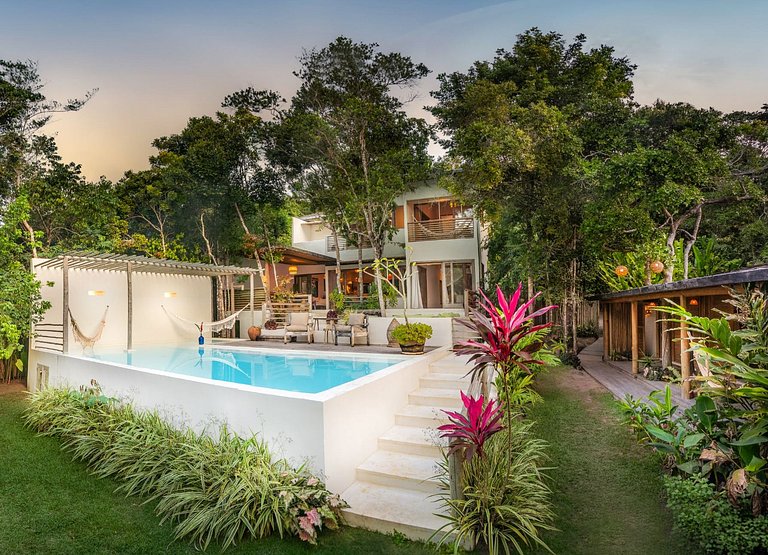 Chic & Private Retreat in Trancoso