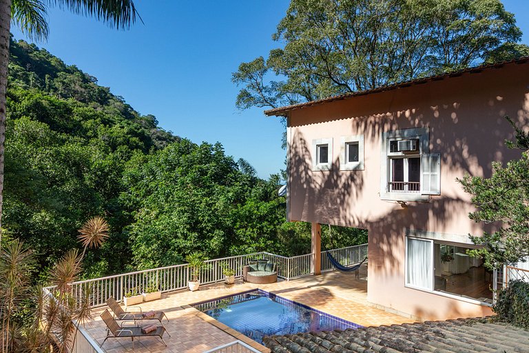 Luxury retreat in São Conrado