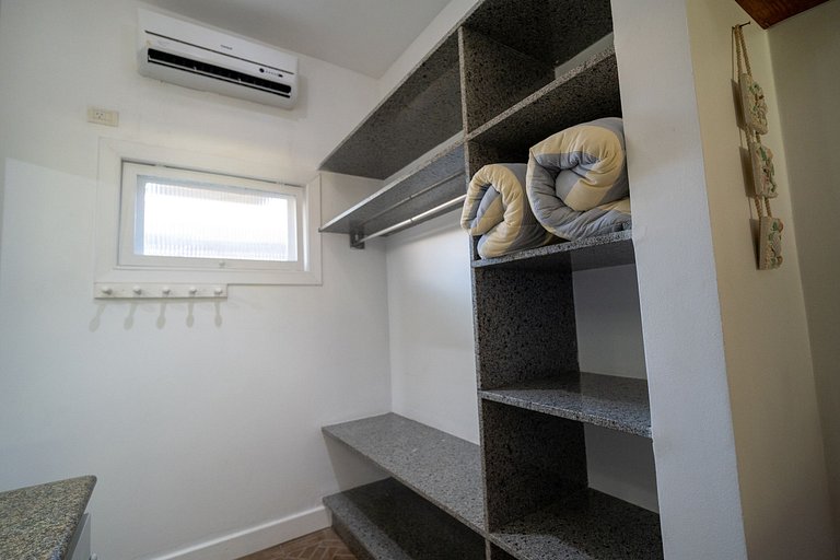 Очаровательное убежище в Порту-Сегуру - Pts001