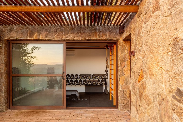 Refúgio Luxuoso na Serra da Mantiqueira - Gon002