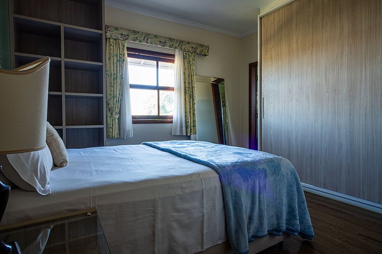 Mansão Exclusiva em Cotia, São Paulo - Cot001